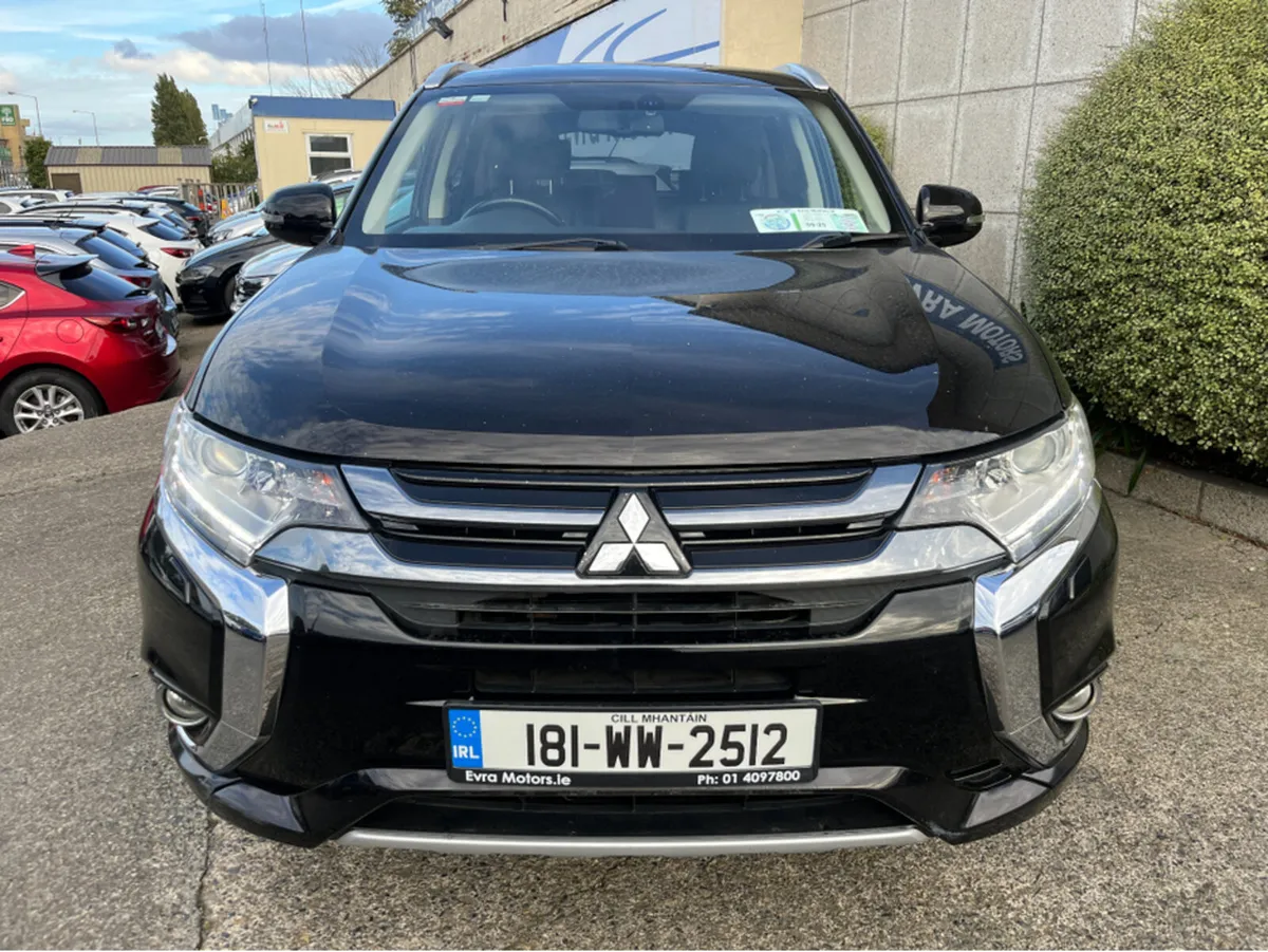 Mitsubishi Outlander GX3H PHEV 2.0 PETROL - Image 2