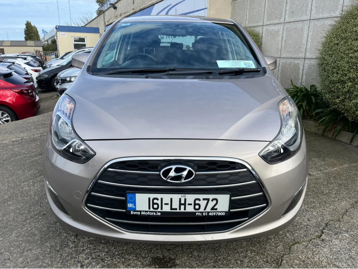 Hyundai ix20 DELUXE 1.4 PETROL //LOW MILES// - Image 2
