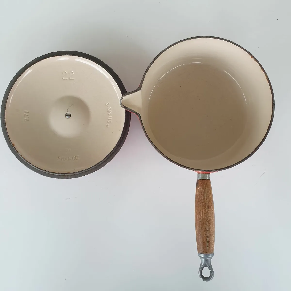 Le Creuset cast iron saucepan set with stand - Image 4
