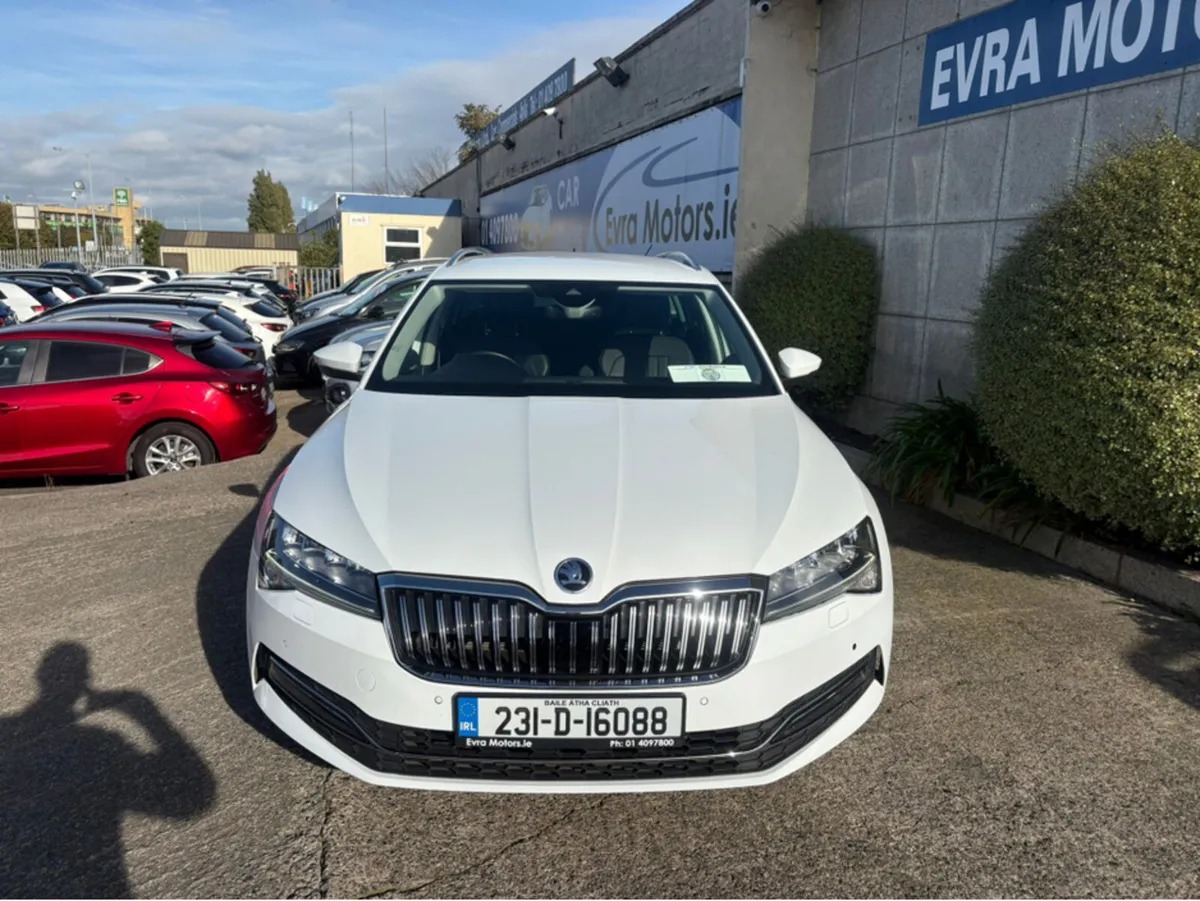 Skoda Superb COMBI ESTATE STYLE AUTOMATIC 2.0 TDI - Image 2