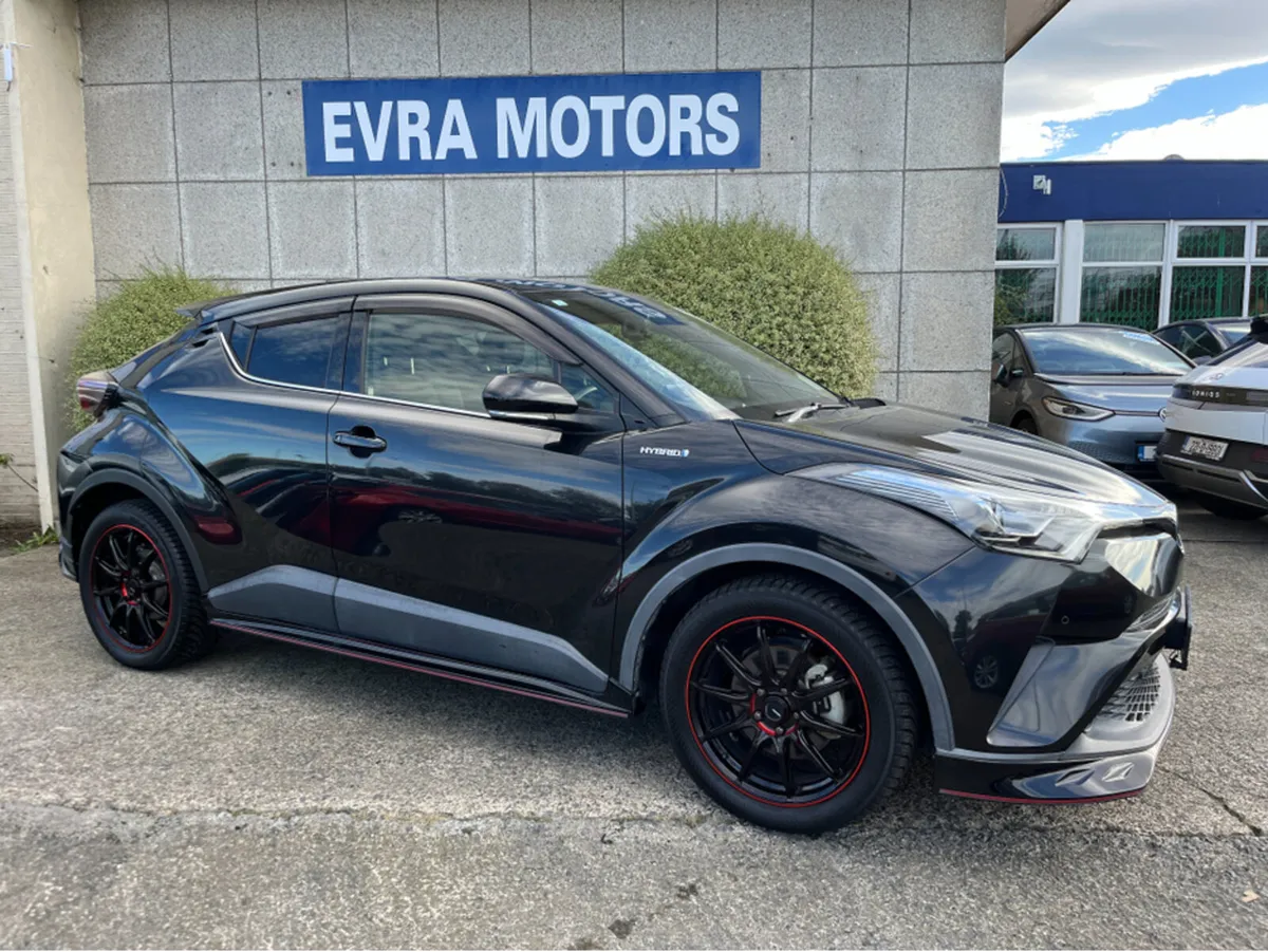 Toyota C-HR SOL AUTOMATIC HYBRID 1.8 PETROL //HIGH - Image 3