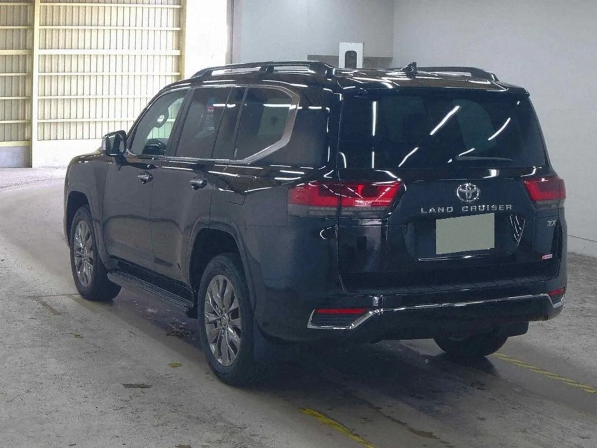 Toyota Land Cruiser AMAZON 3.3 DIESEL AUTOMATIC // - Image 2