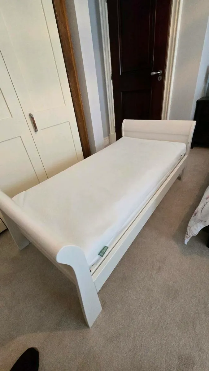 Mamas & Papas Cot Bed - Image 4