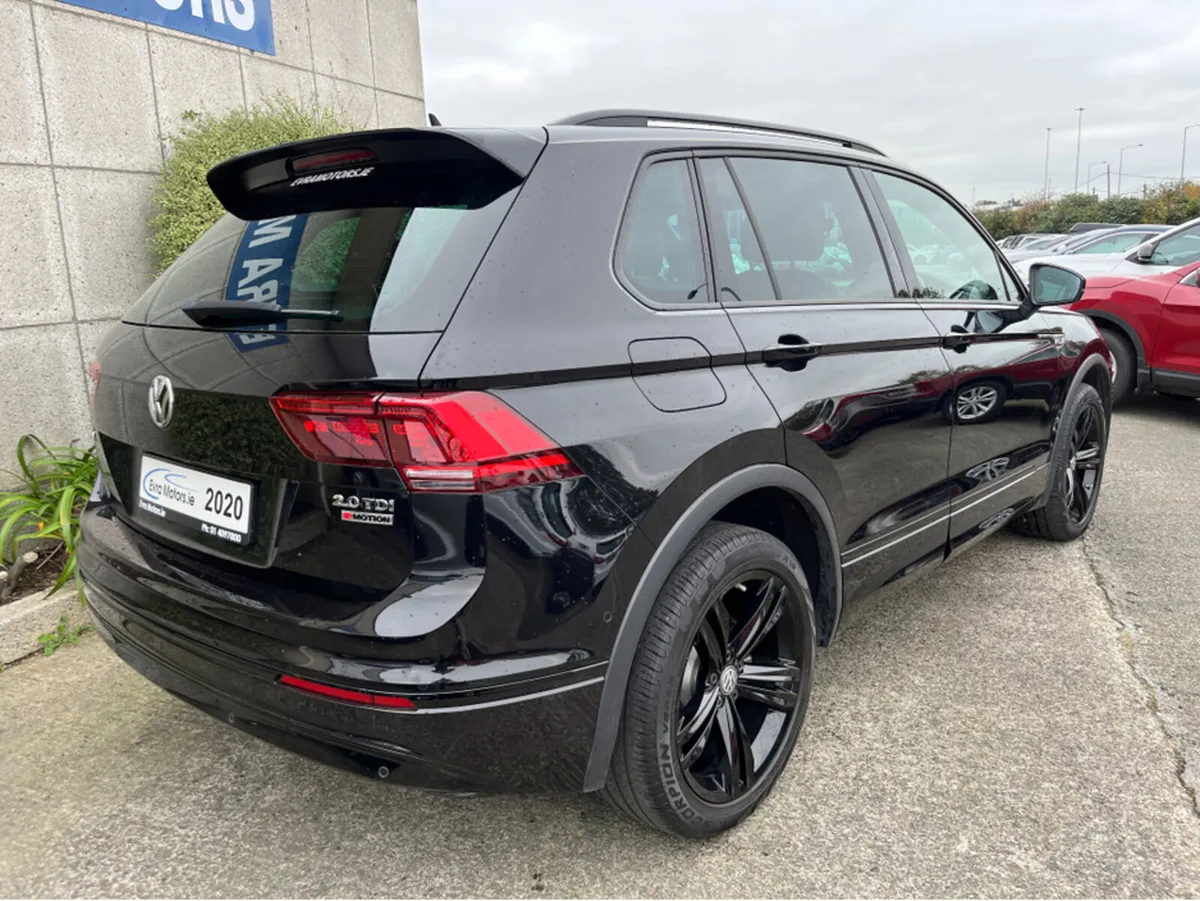 Volkswagen Tiguan R-LINE 4MOTION AUTOMATIC 2.0 DIE - Image 4
