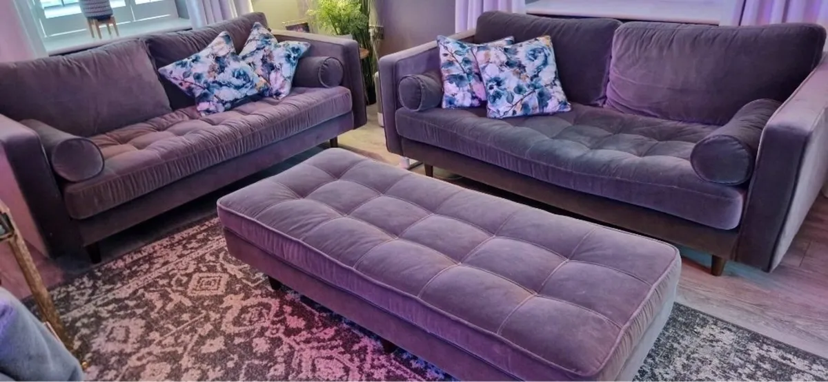 2 large 3 seater sofas and pouffe.  Forrest green - Image 3