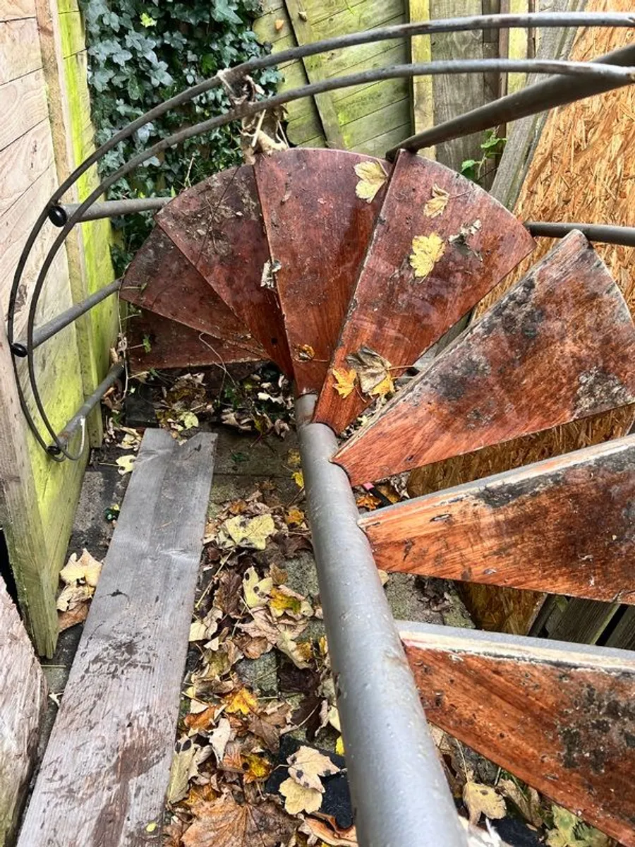 Spiral staircase - Image 2