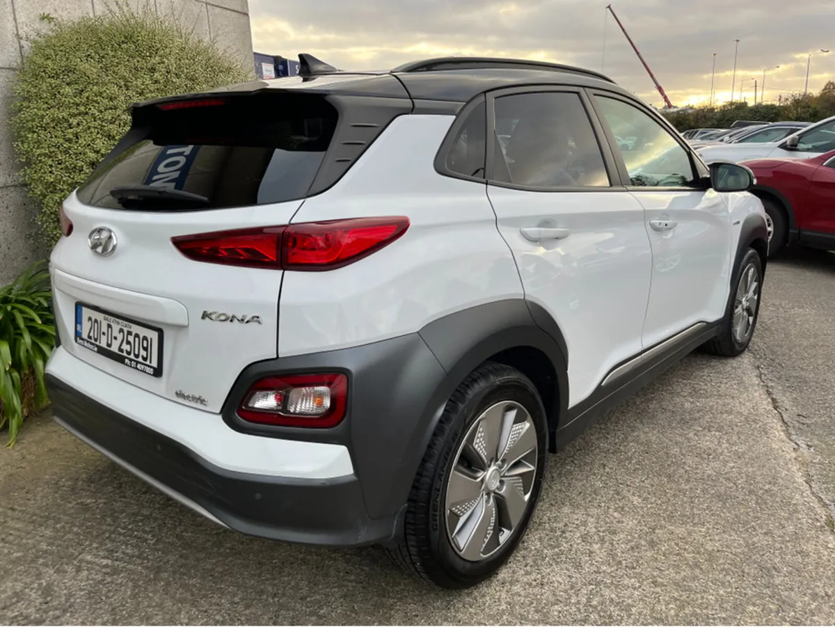 Hyundai KONA KAUAI EV PREMIUM 64KWH ELECTRIC //SAT - Image 4
