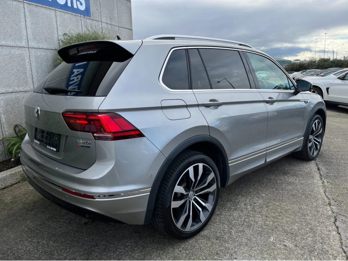 Volkswagen Tiguan R-LINE 4MOTION AUTOMATIC 2.0 DIE - Image 4