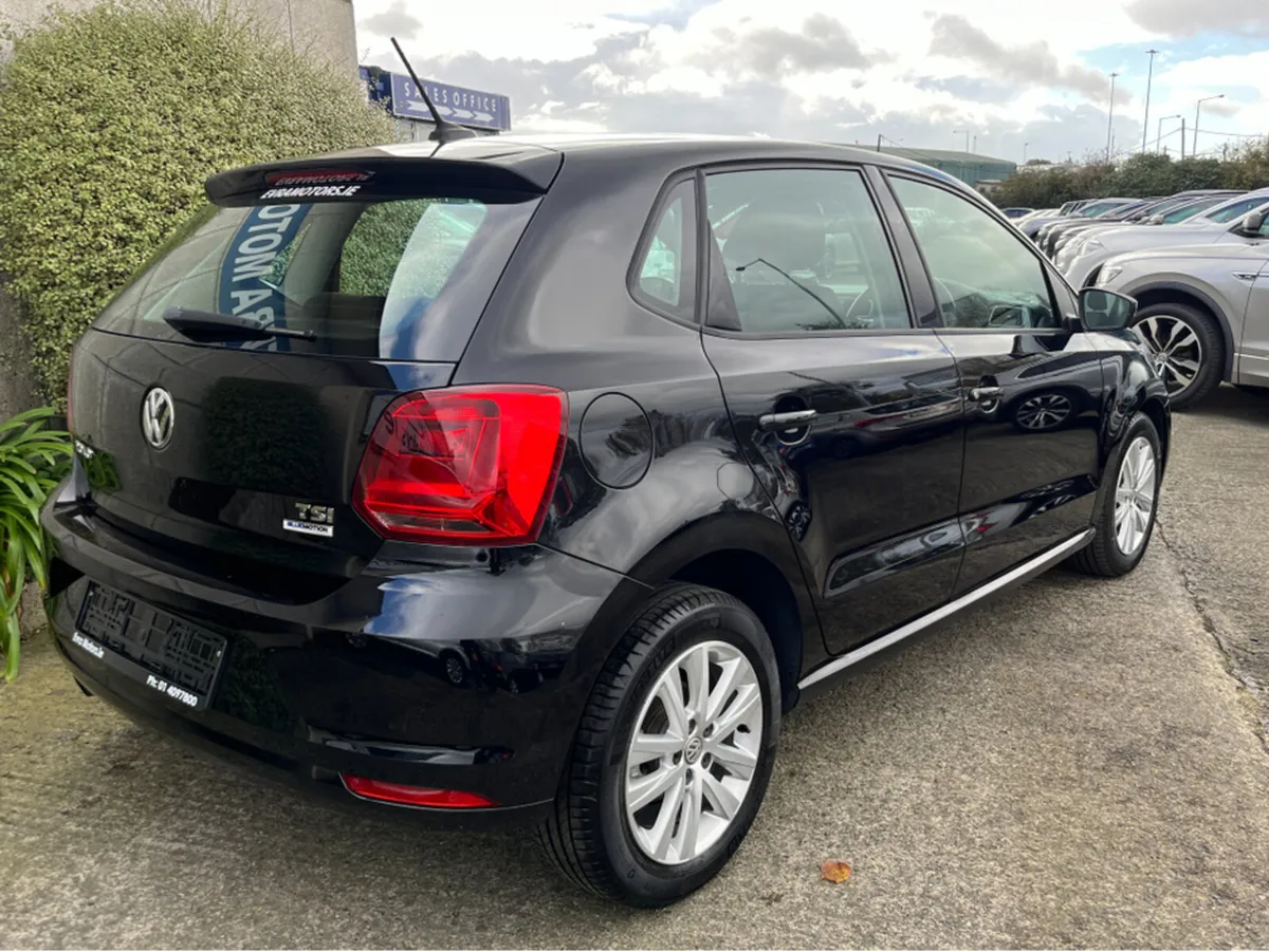 Volkswagen Polo CL AUTOMATIC 1.2 PETROL - Image 4