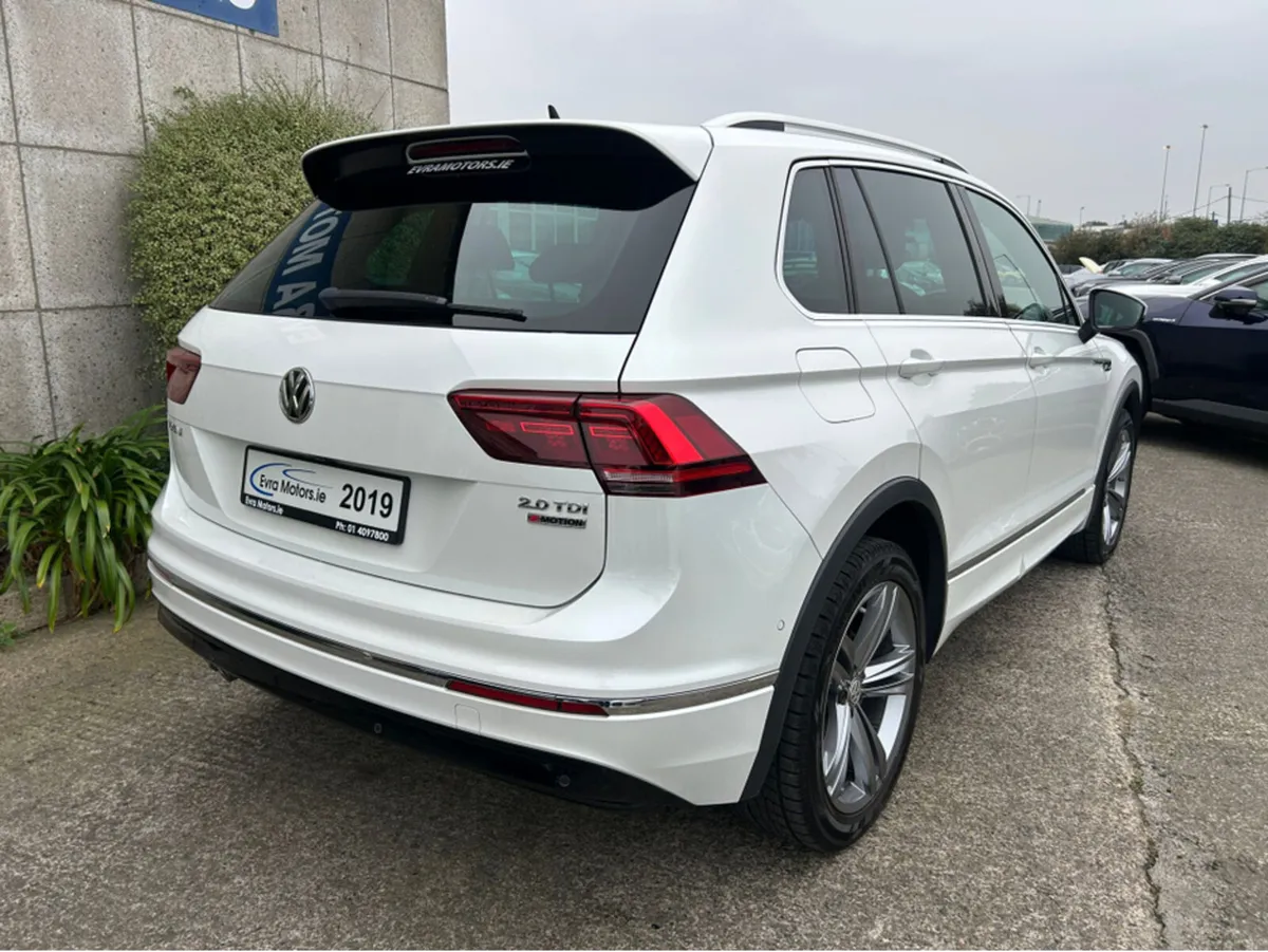 Volkswagen Tiguan R-LINE 4MOTION AUTOMATIC 2.0 DIE - Image 4
