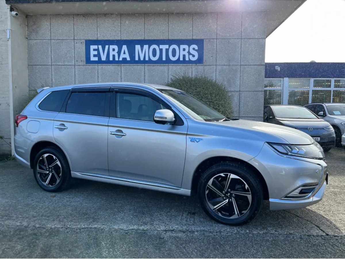 Mitsubishi Outlander 4WD G PLUS PHEV 2.4 PETROL HY - Image 3