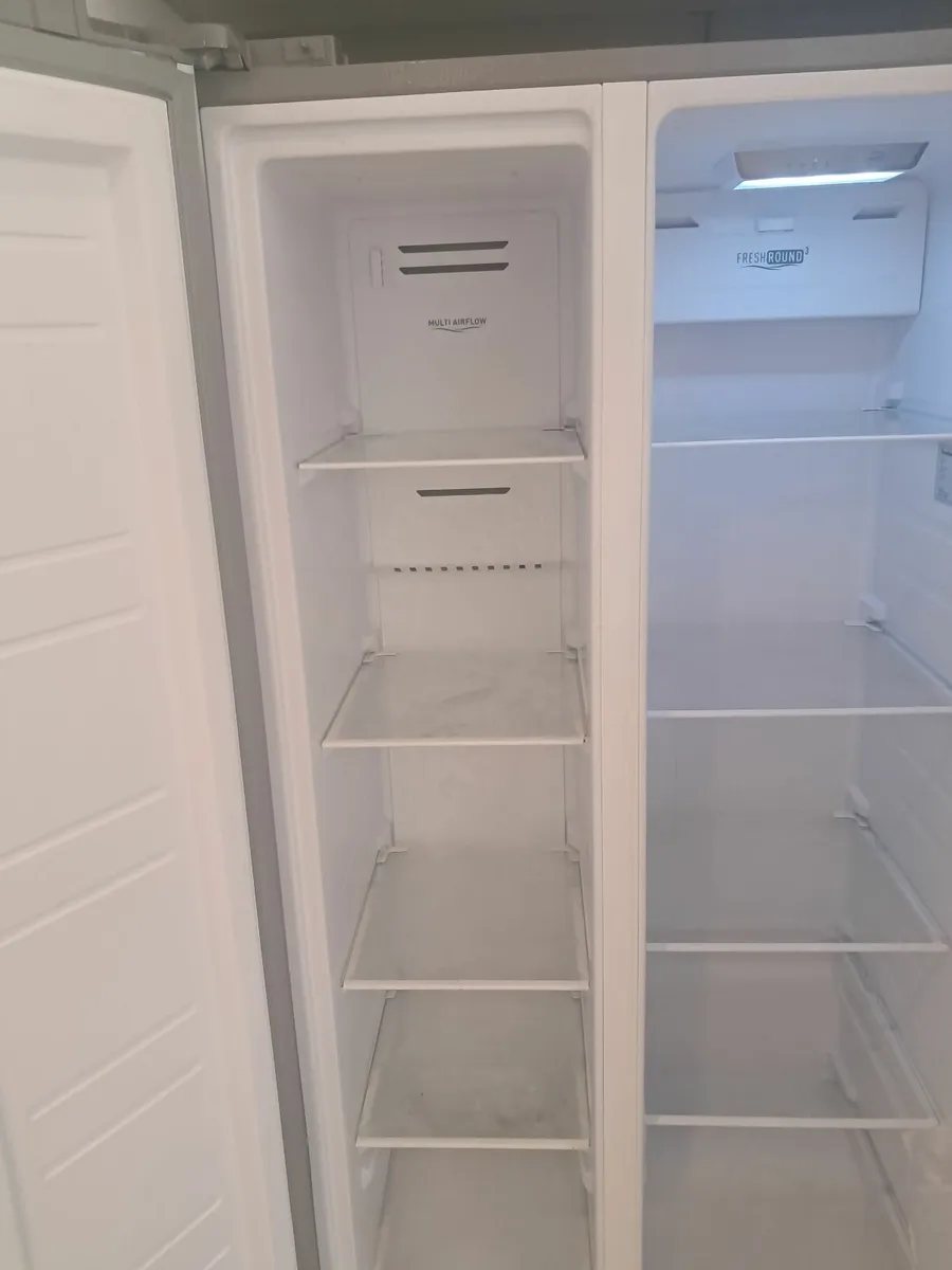 Powerpoint American style fridge freezer - Image 2