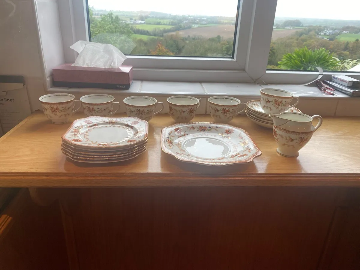 Arklow pottery ‘Formosa’ bone china - Image 1