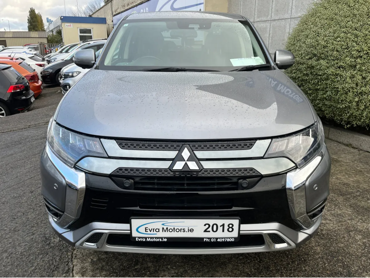 Mitsubishi Outlander 4WD G AUTOMATIC PLUG IN HYBRI - Image 2