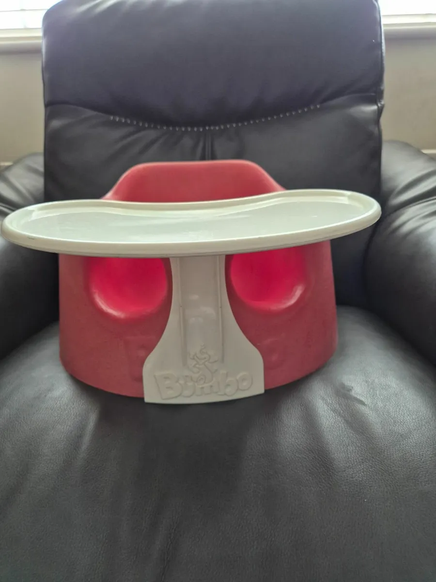 Bumbo and tray - Image 1