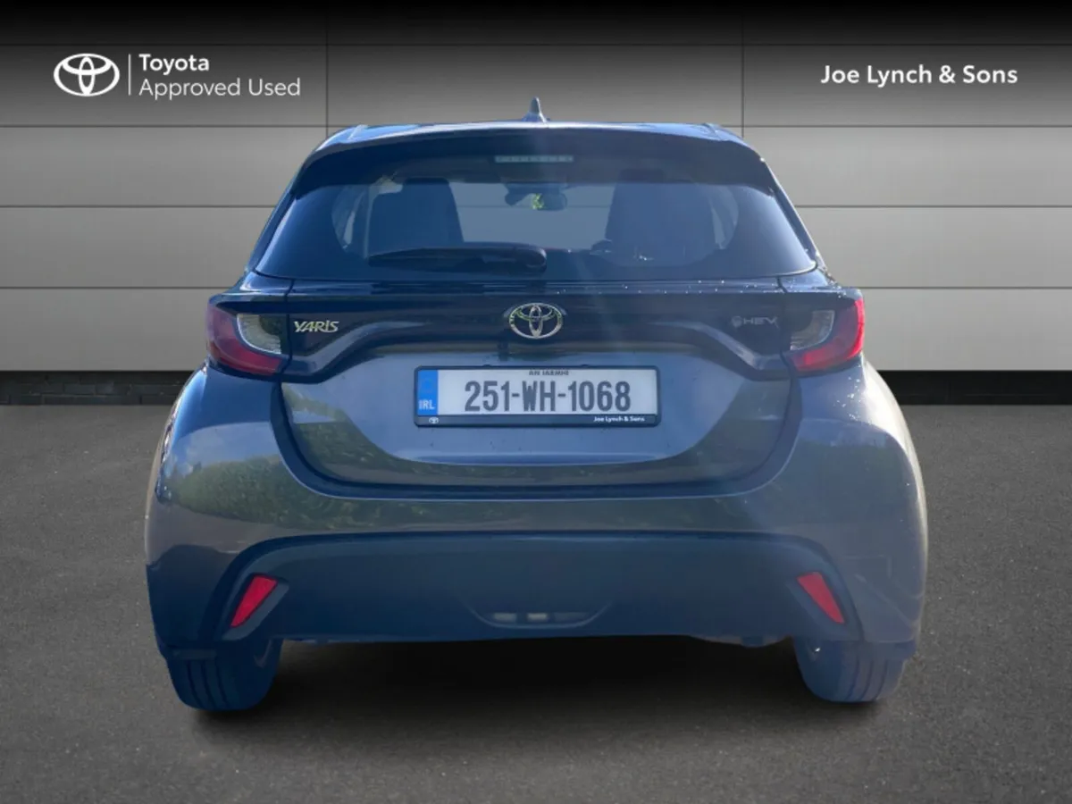Toyota Yaris Yaris Hybrid 115 Luna - Image 4
