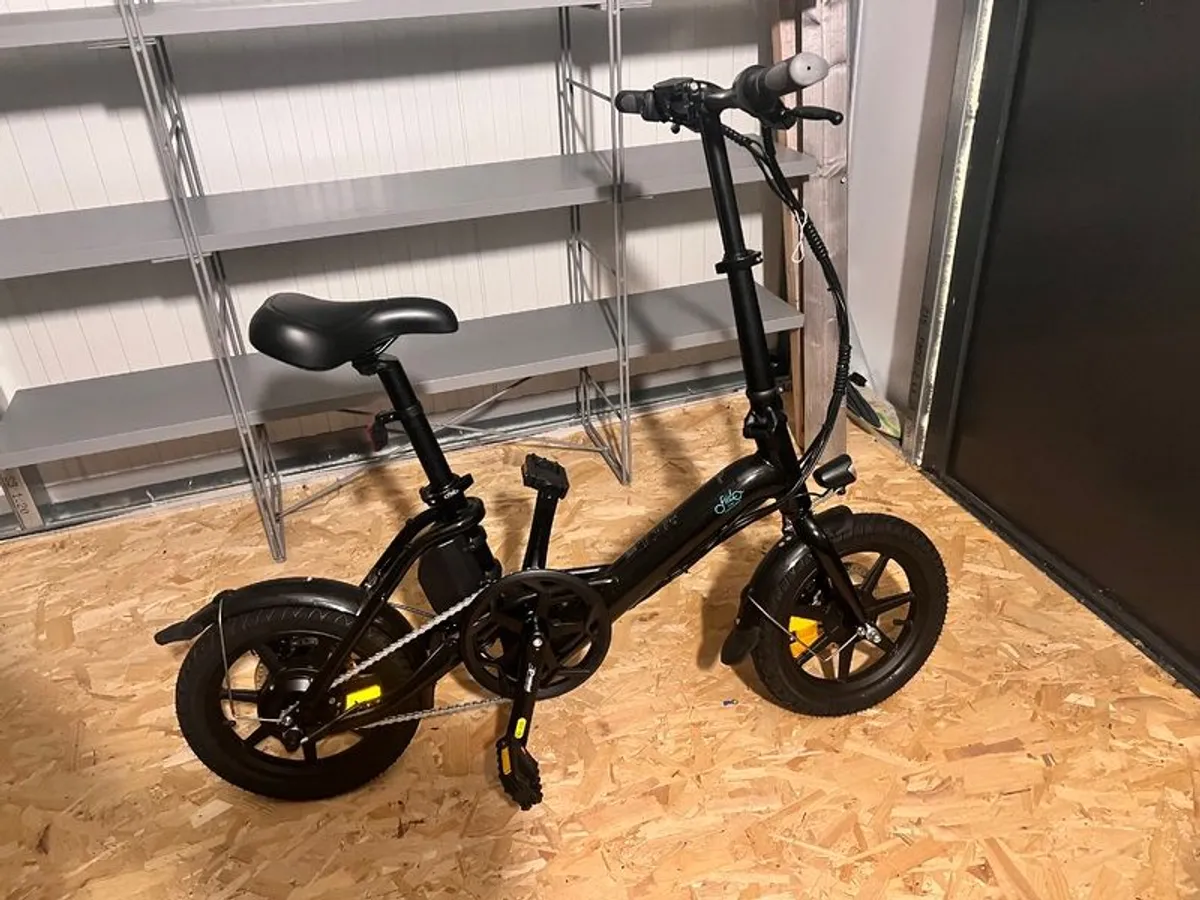 Fiido Folding E-Bikes x2 As New - Image 2