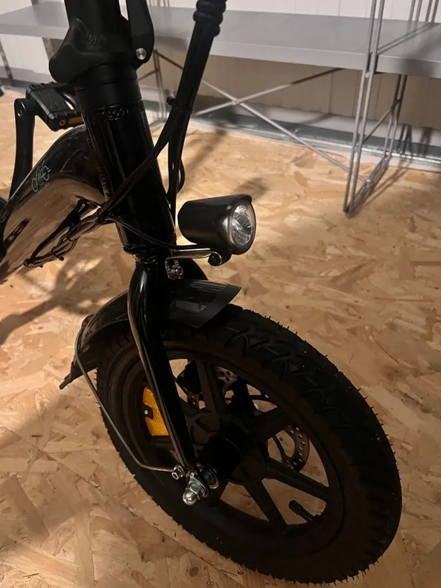 Fiido Folding E-Bikes x2 As New - Image 3