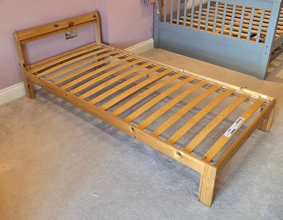 Single bed frame - Image 1