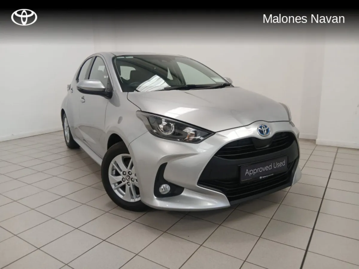 Toyota Yaris YARIS 1.5 HYBRID LUNA - Image 1