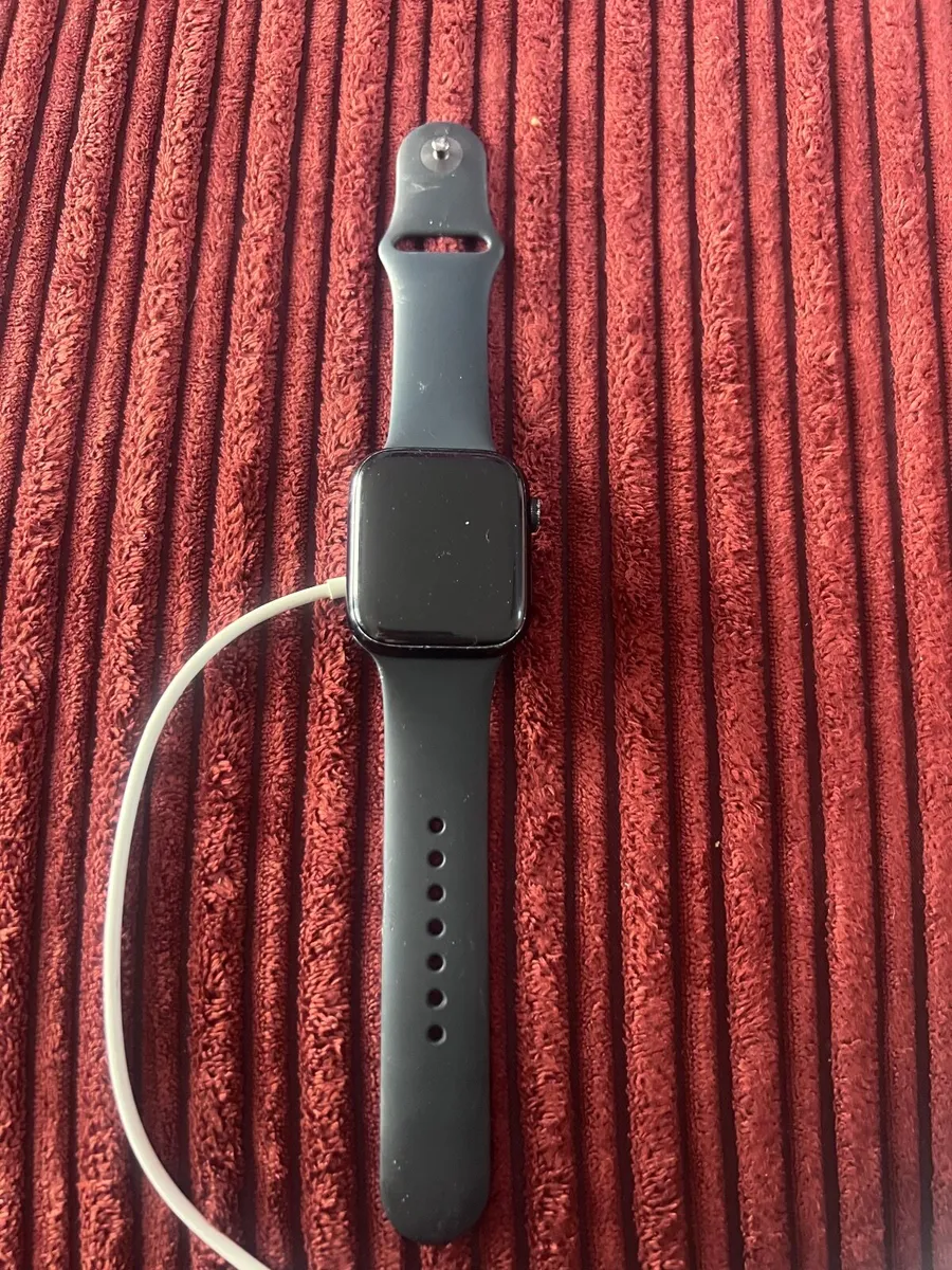 Apple Watch Series 7 45MM - Image 2
