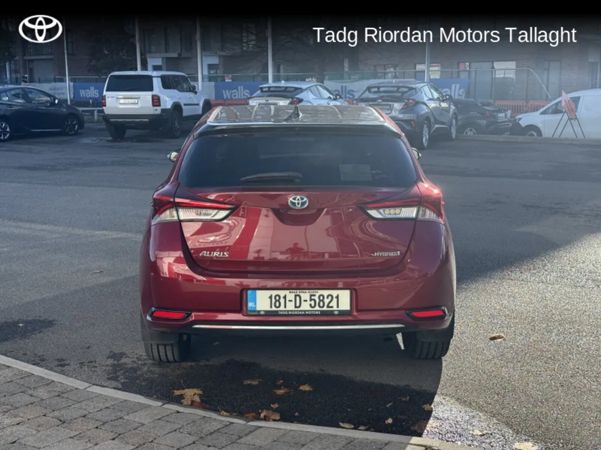 Toyota Auris HYBRID LUNA SPORT 4DR AUTO - Image 4