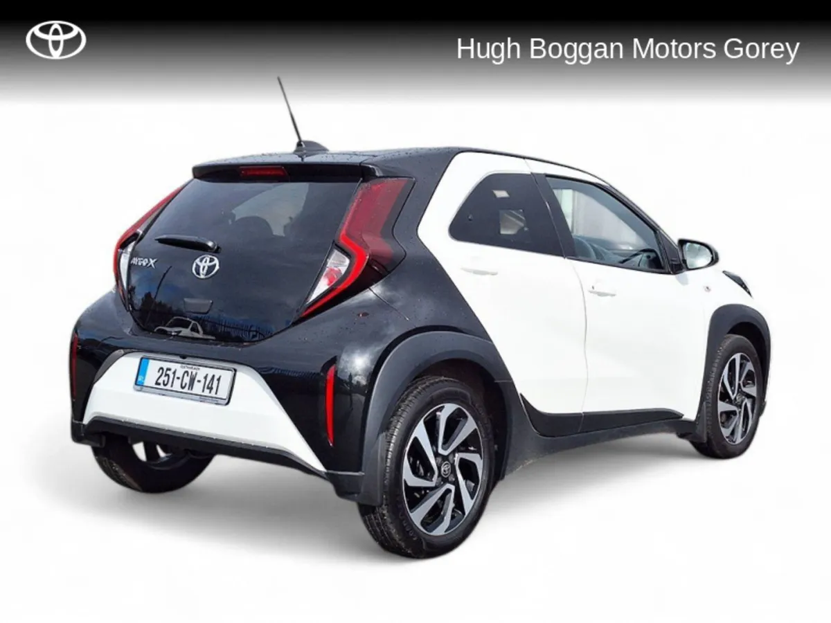 Toyota Aygo X DESIGN WHITE - Image 2