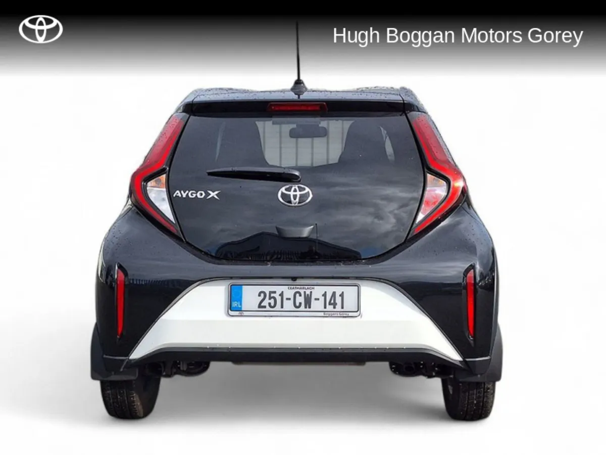 Toyota Aygo X DESIGN WHITE - Image 4