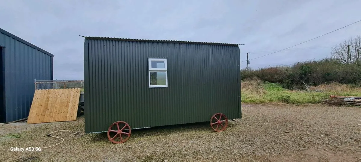 Shepherds hut  glamping - Image 1