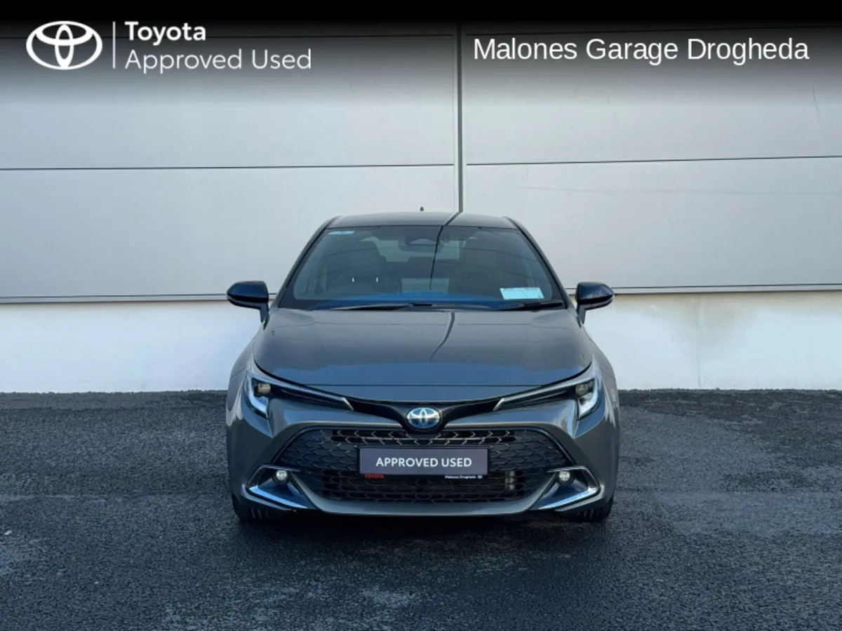 Toyota Corolla 1.8 Hybrid Luna Sport *Bi-Tone* Cal - Image 2
