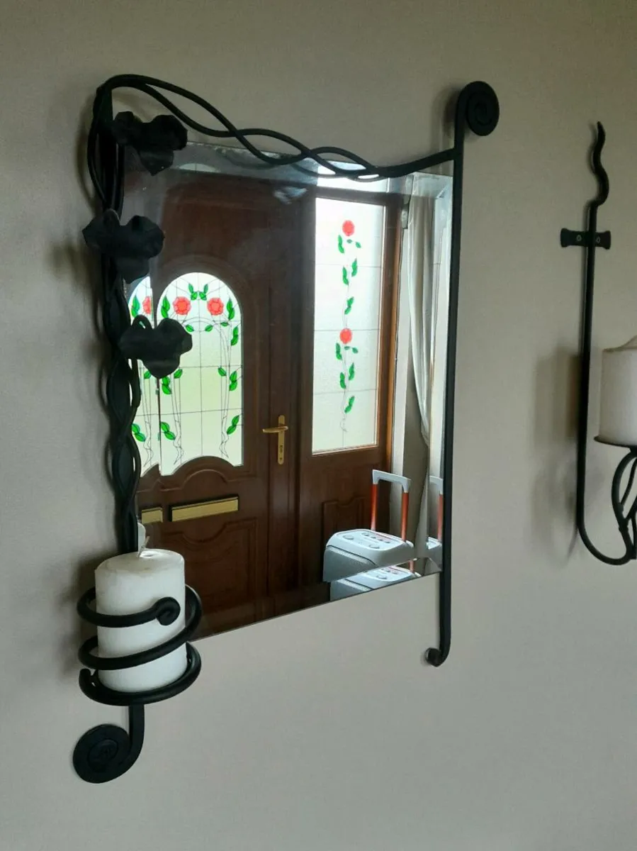 Console table, mirror ,2 wall mounted candle holde - Image 2