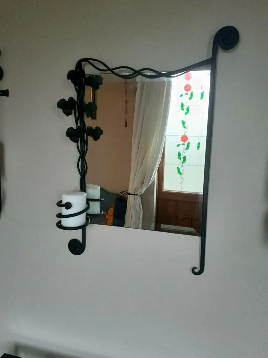 Console table, mirror ,2 wall mounted candle holde - Image 3