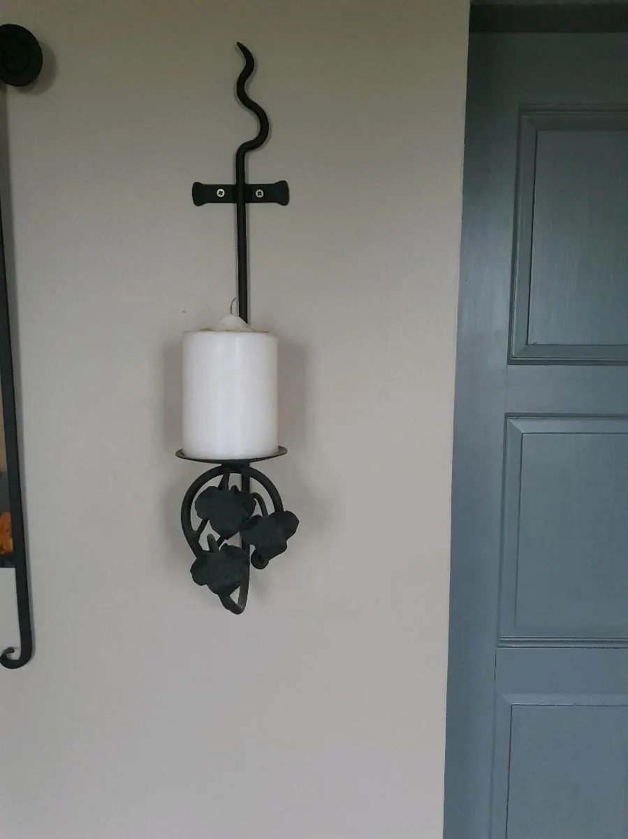 Console table, mirror ,2 wall mounted candle holde - Image 4