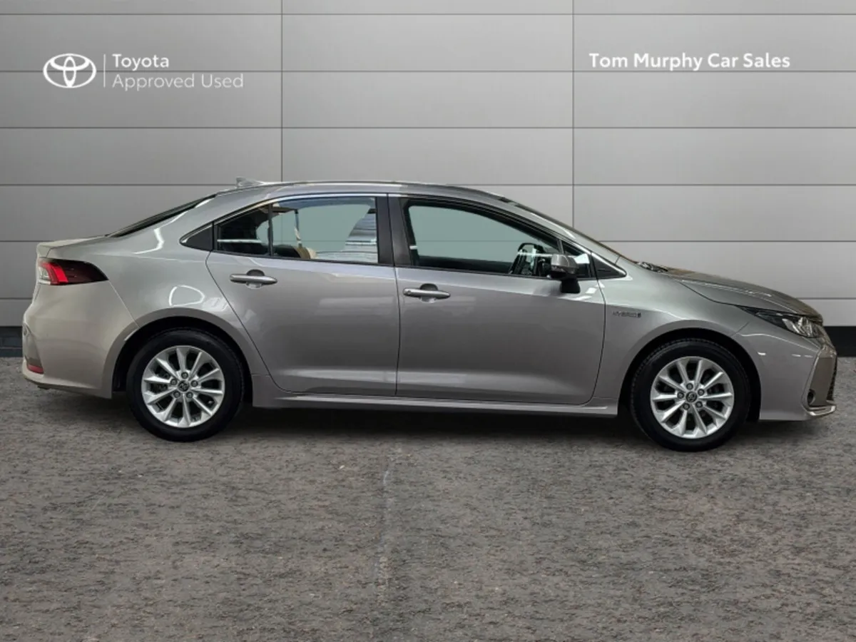 Toyota Corolla COROLLA HYBRID LUNA SAL - Image 3