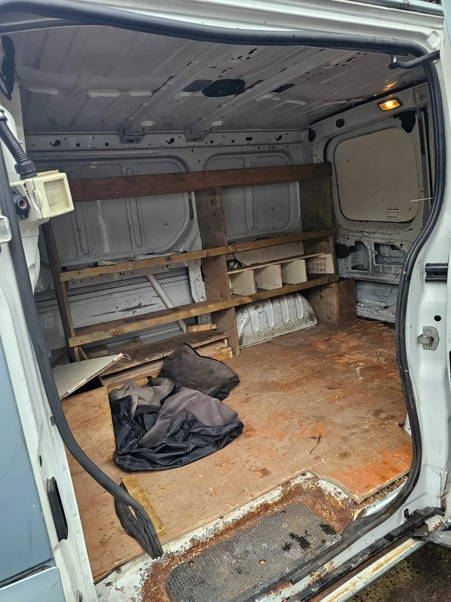 Vauxhall Vivaro 2010 - Image 2