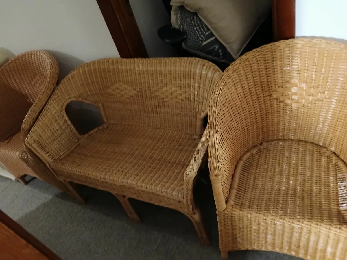 Patio chairs lot of (3)...dwluvered - Image 4