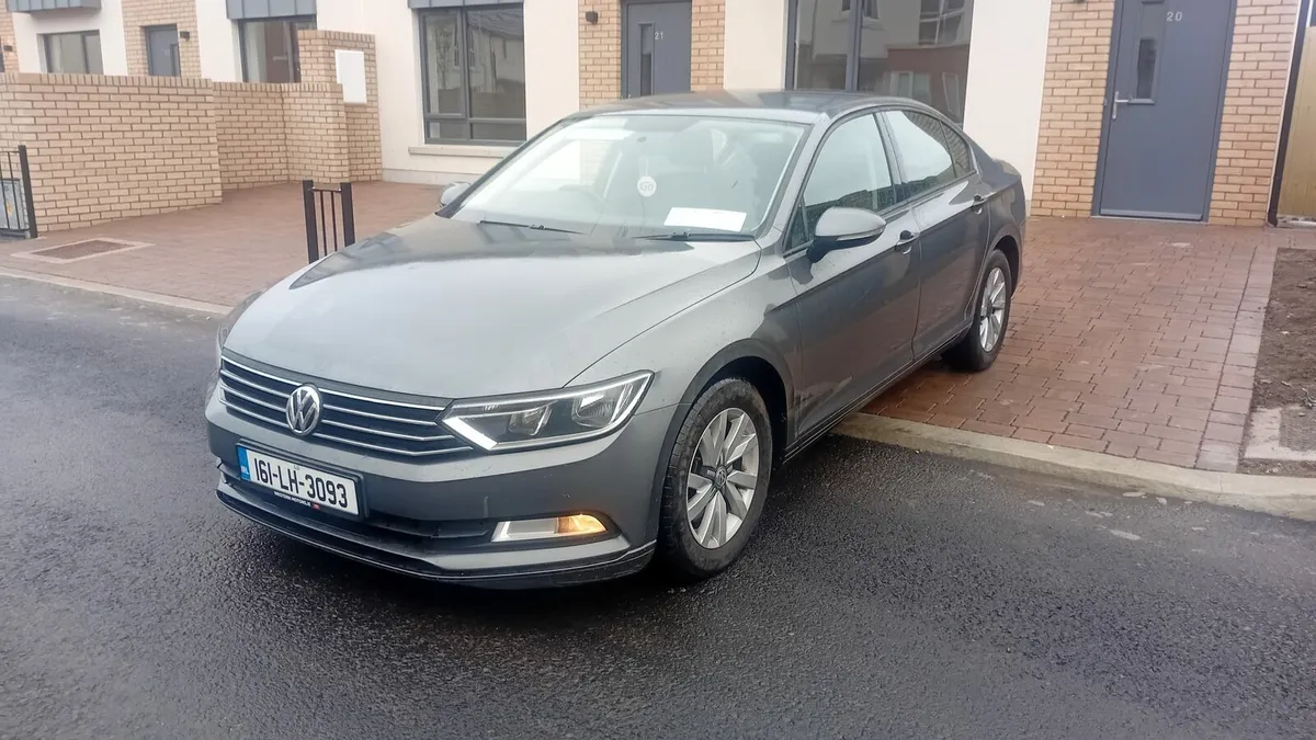 161 volkswagen  passat - Image 3