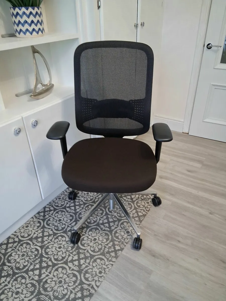 Ergonomic Office Chair - Image 3