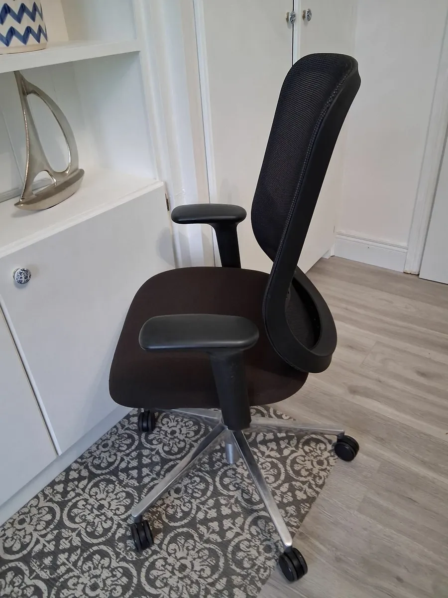Ergonomic Office Chair - Image 4