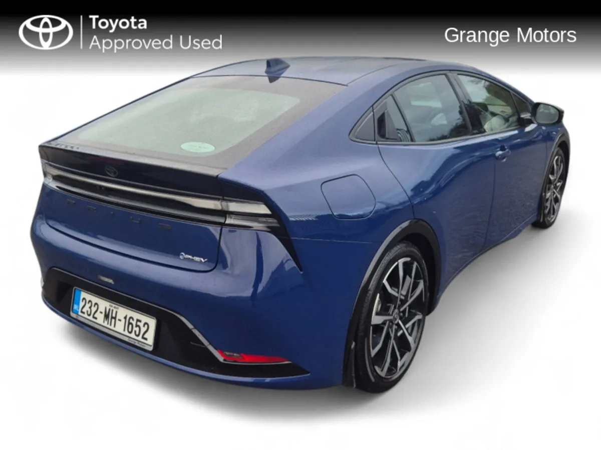 Toyota Prius 2.0LTR PHEV 232 **FULL SERVICE HISTOR - Image 3