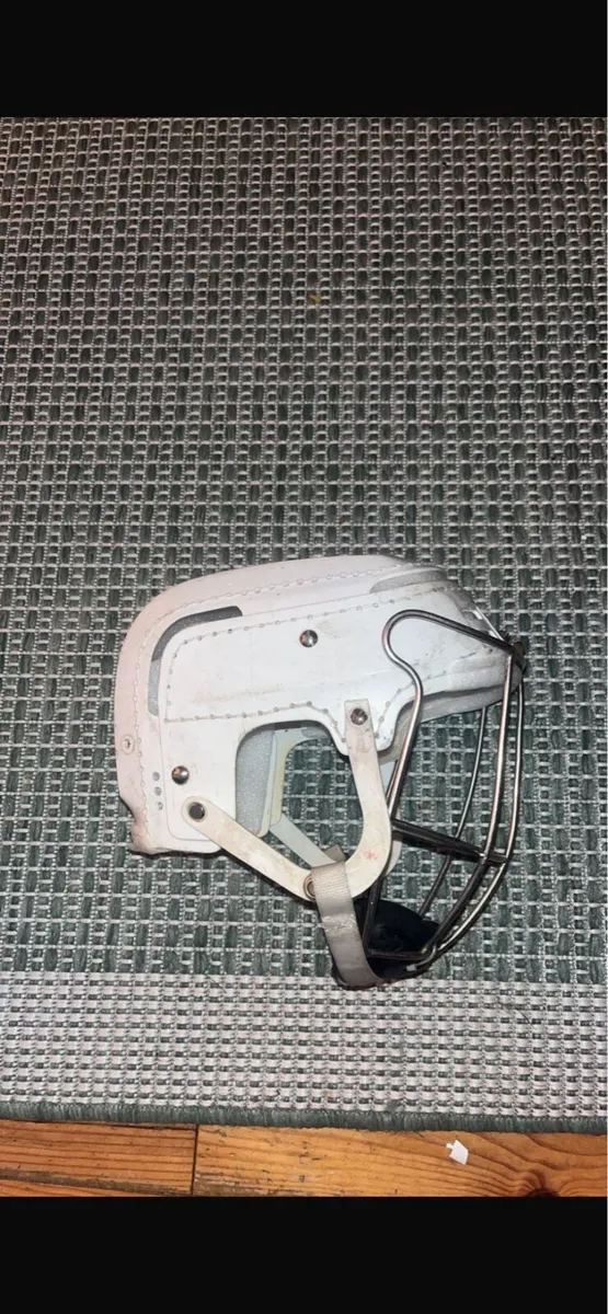 oldstyle white senior - Image 4