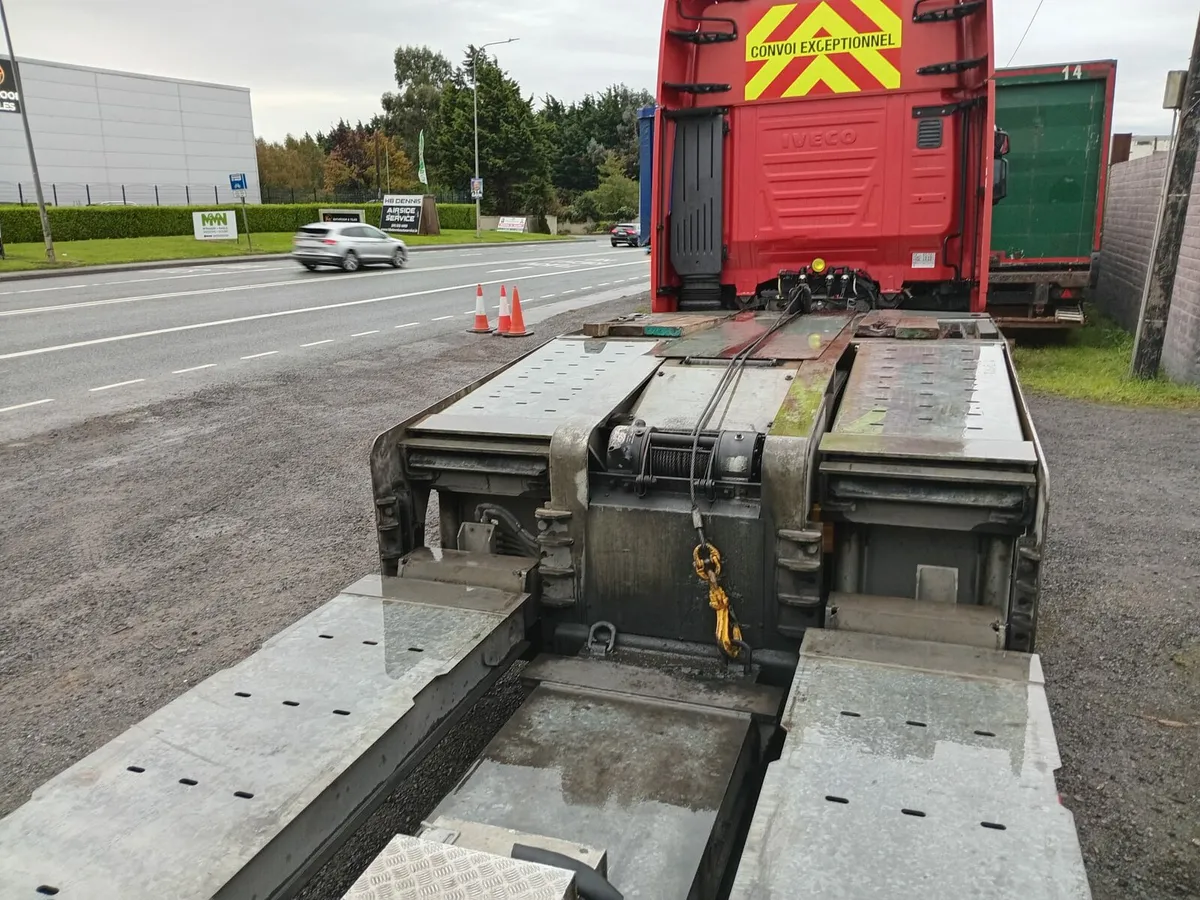 Low loader - Image 3