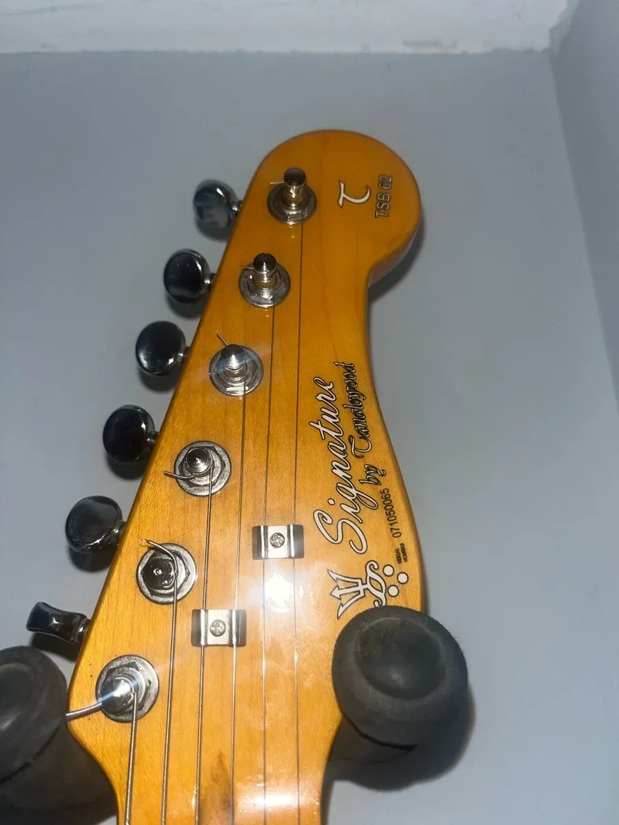 Guitar - Image 4
