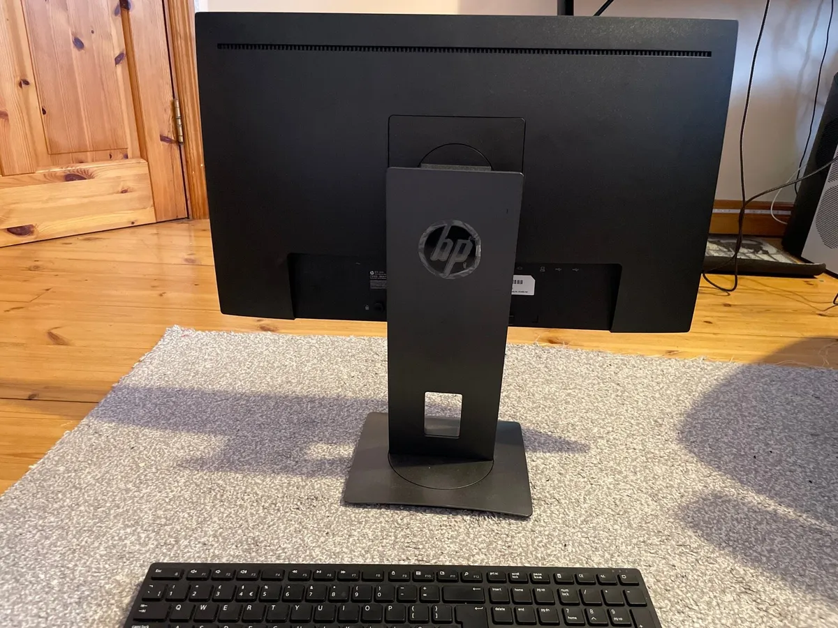 Monitor, mouse and keyboard(HDMI NOT INCLUDED - Image 4