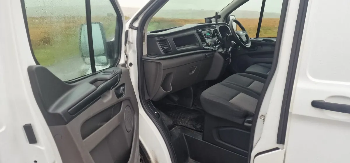 Ford Transit Custom 2019 - Image 2