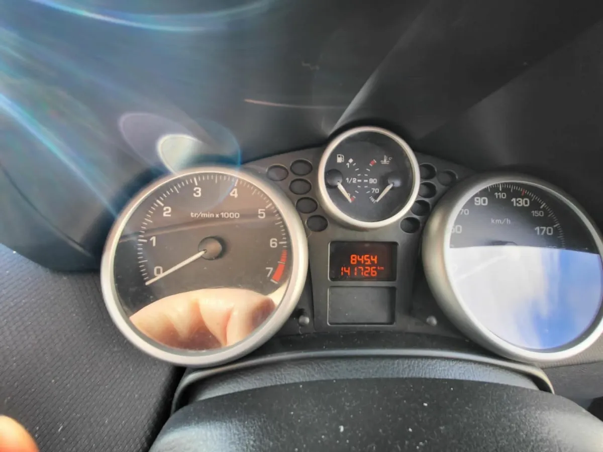 Peugeot 207 2008 - Image 1