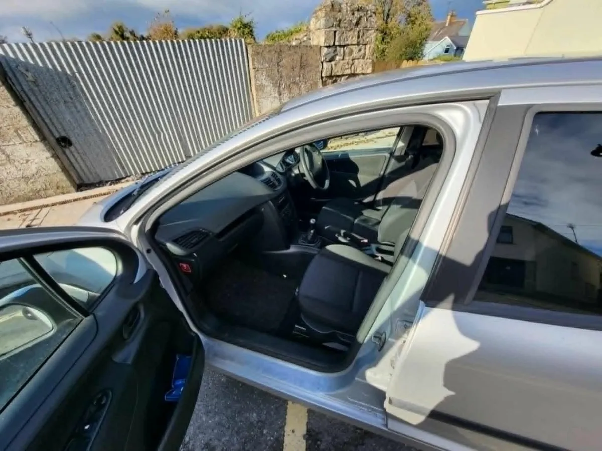 Peugeot 207 2008 - Image 2