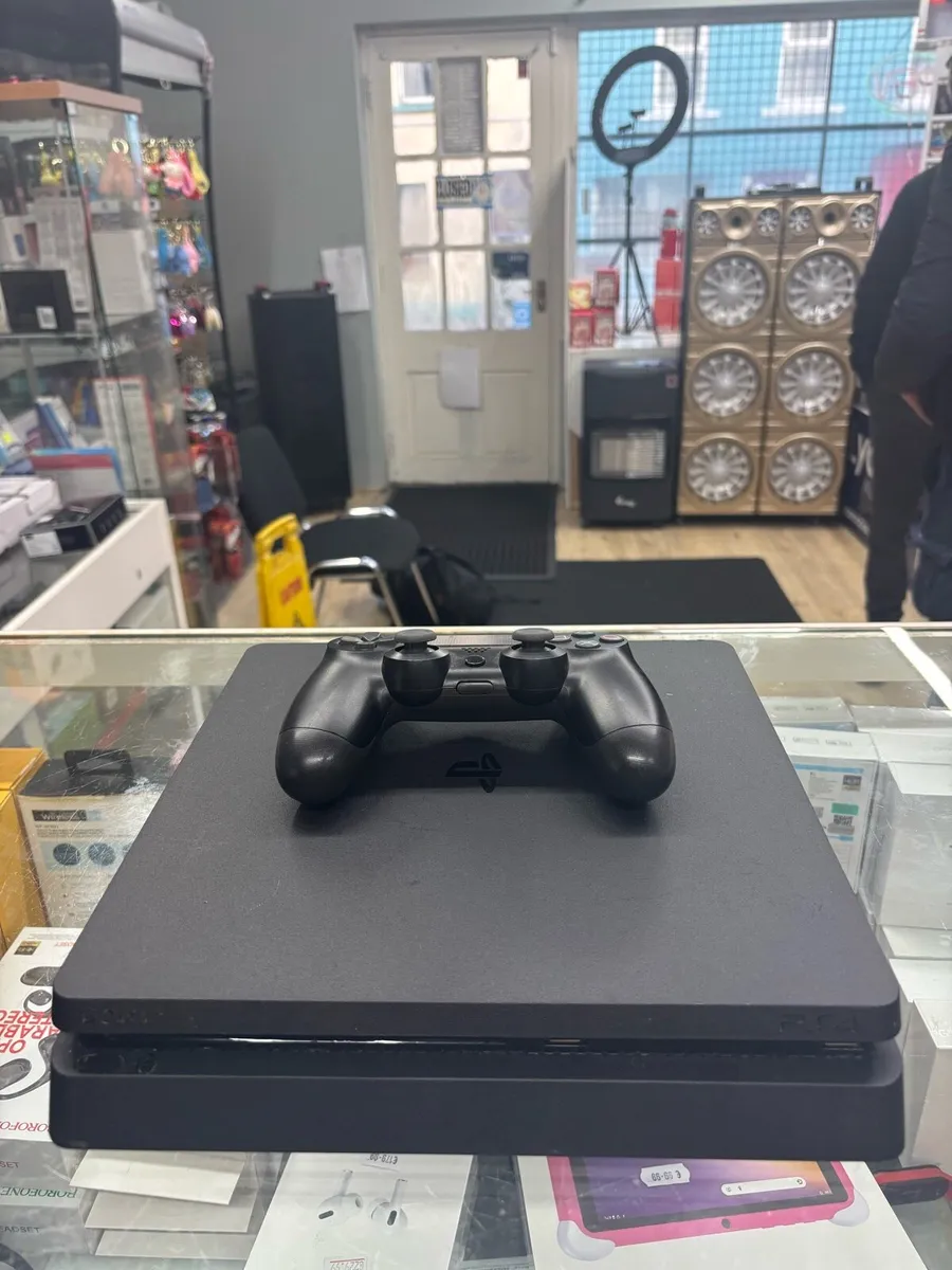 PS4 500GB with 2 games