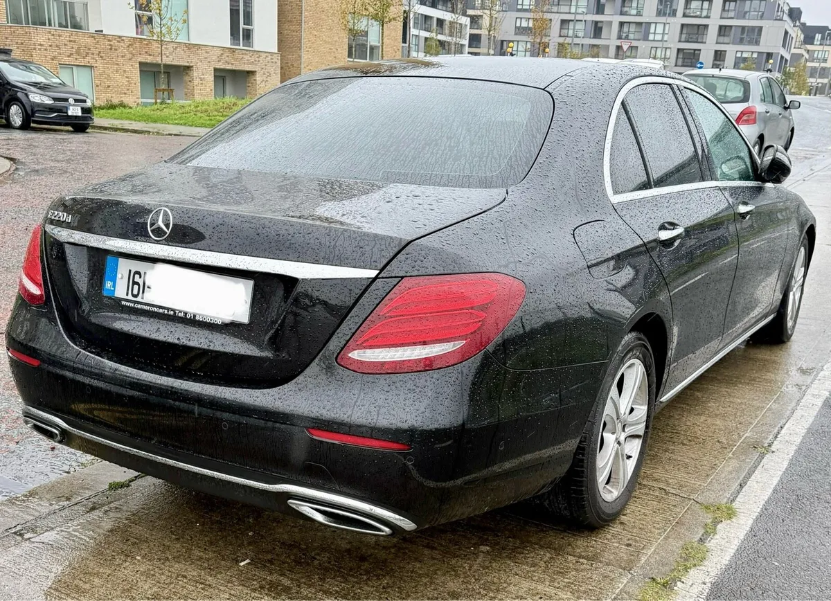 E class Mercedes - Image 2