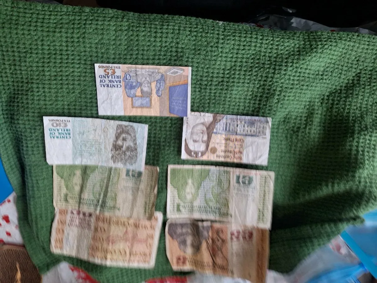 Old irish notes - Image 1
